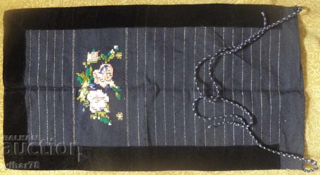 Cheesecloth apron with price 59.99 BGN | € 30.67 Cheesecloth apron with price 59.99 BGN | € 30.67