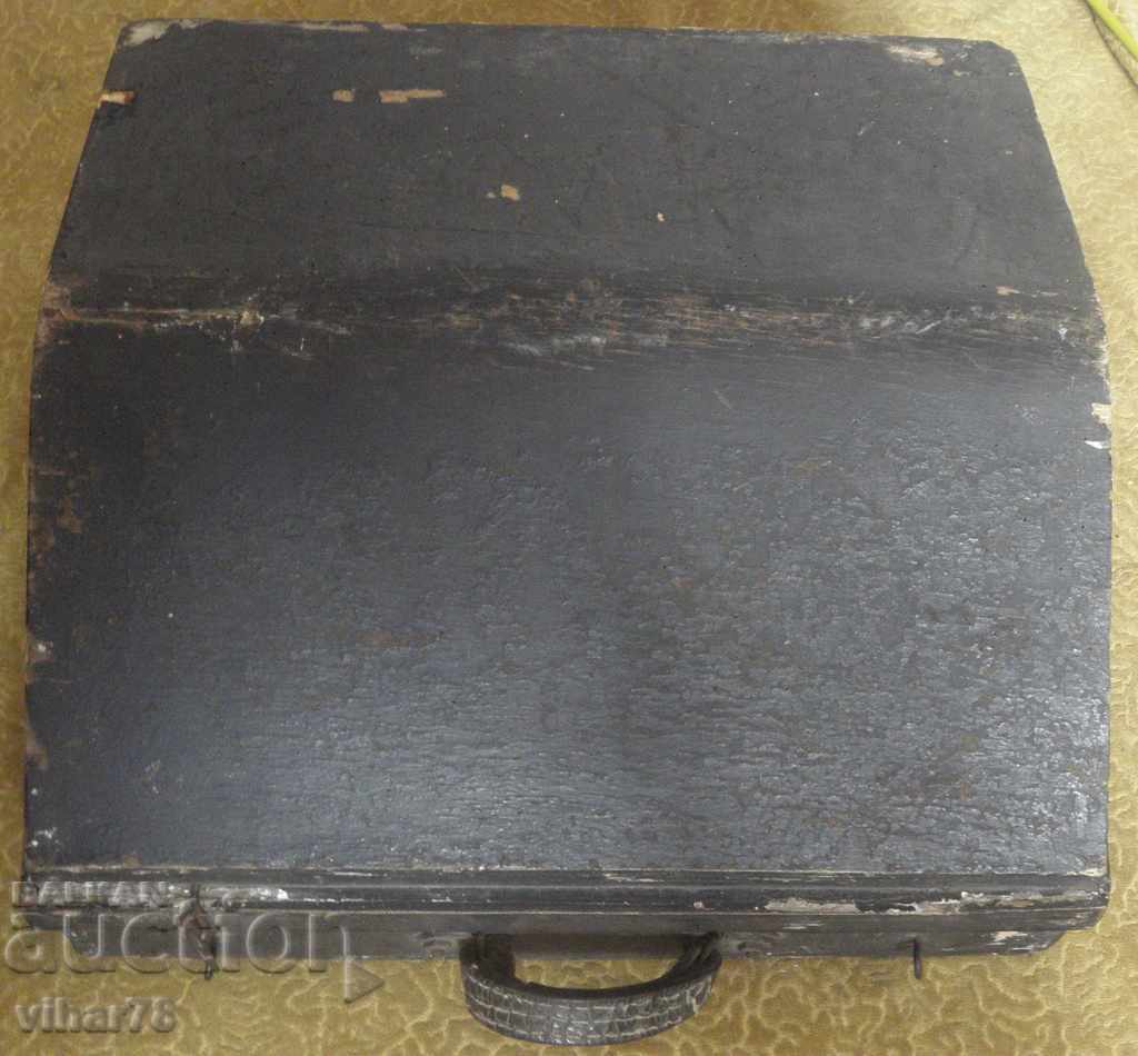 OLD ACCORDION WITH SUITCASE - 7 OLD ACCORDION WITH SUITCASE - 7