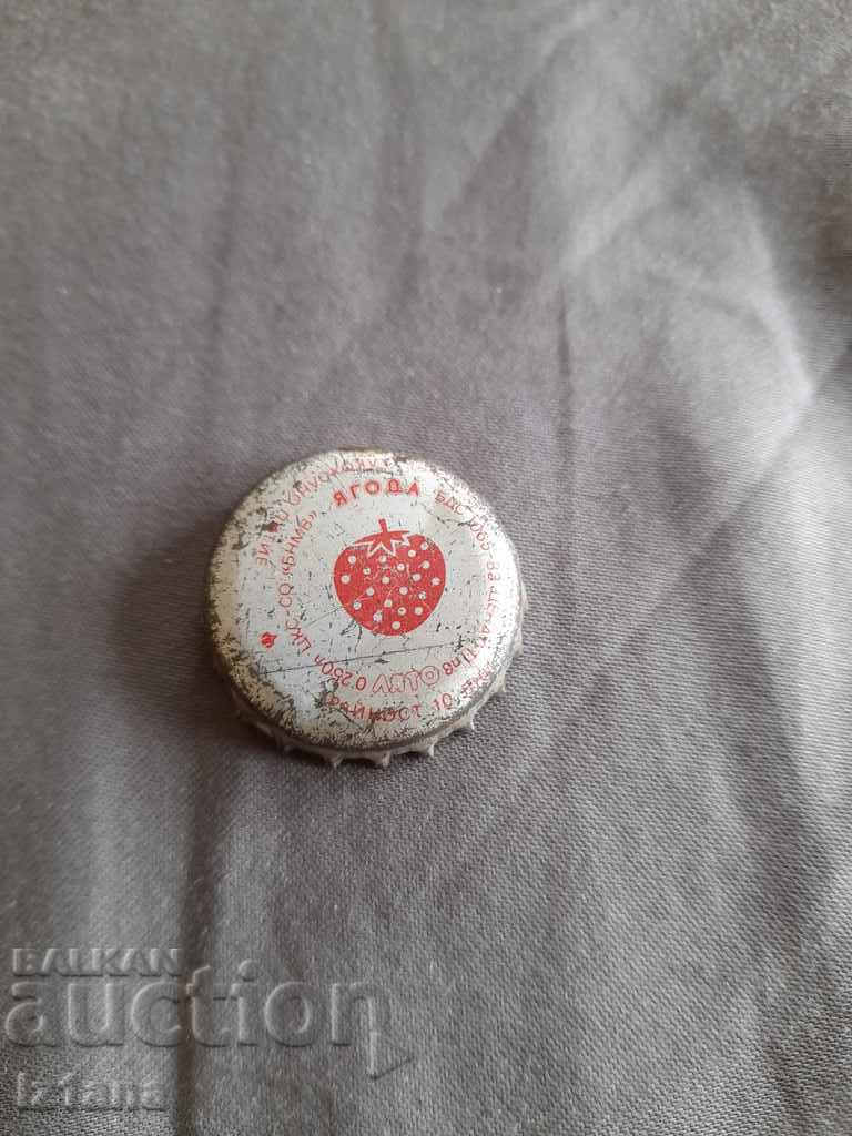Non-alcoholic strawberry cap