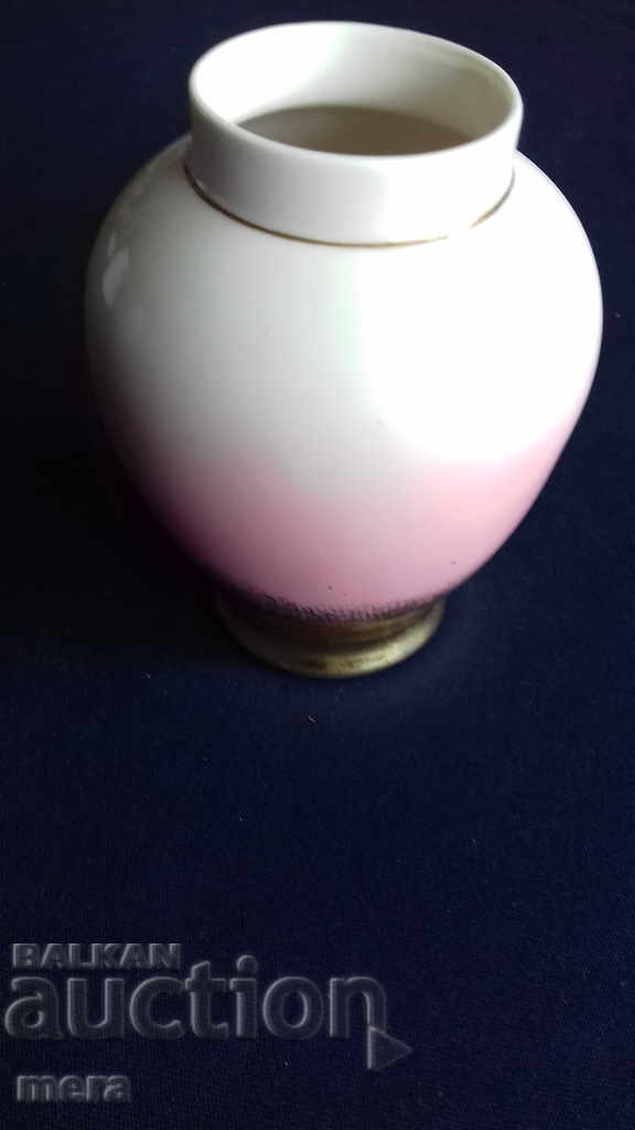 Auction Porcelain vase Auction Porcelain vase