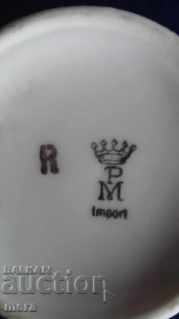 Delivery of Porcelain vase Delivery of Porcelain vase