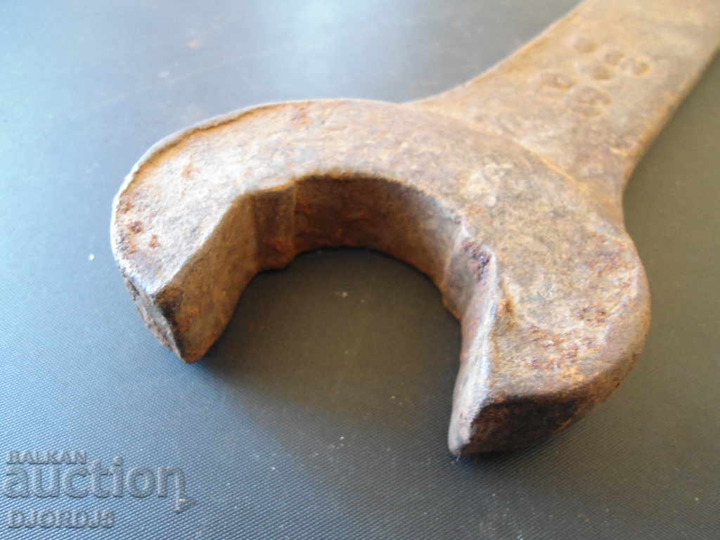 Old as a key 28-33 B.D.J., numbered - 5