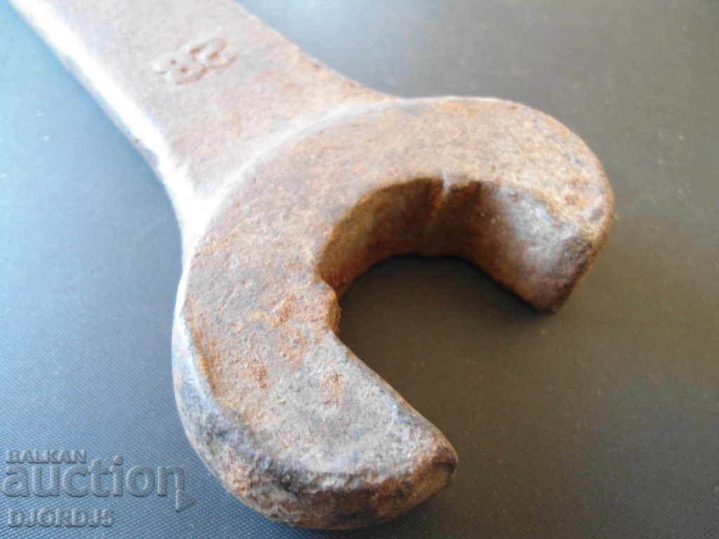 Old as a key 28-33 B.D.J., numbered - 6