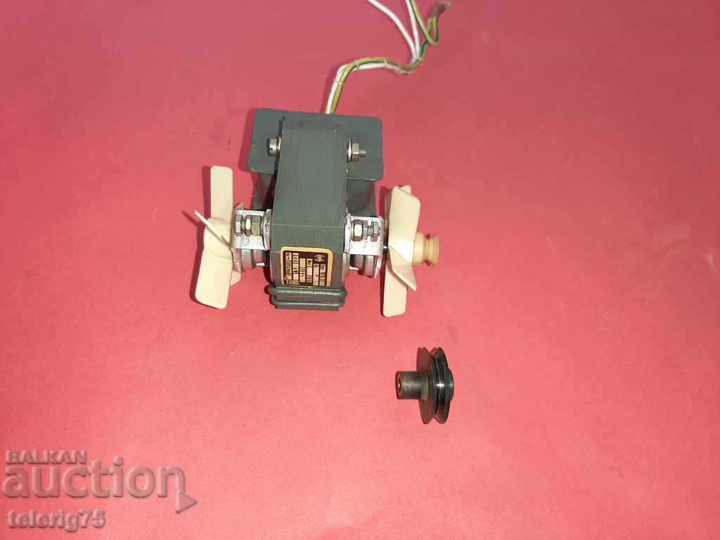 Mini micro motor Motor-220V, 6W, 0.4A, 2500 rpm cu preț 15.00 BGN | € 7.67 Mini micro motor Motor-220V, 6W, 0.4A, 2500 rpm cu preț 15.00 BGN | € 7.67