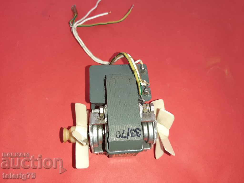 Livrarea Mini micro motor Motor-220V, 6W, 0.4A, 2500 rpm Livrarea Mini micro motor Motor-220V, 6W, 0.4A, 2500 rpm