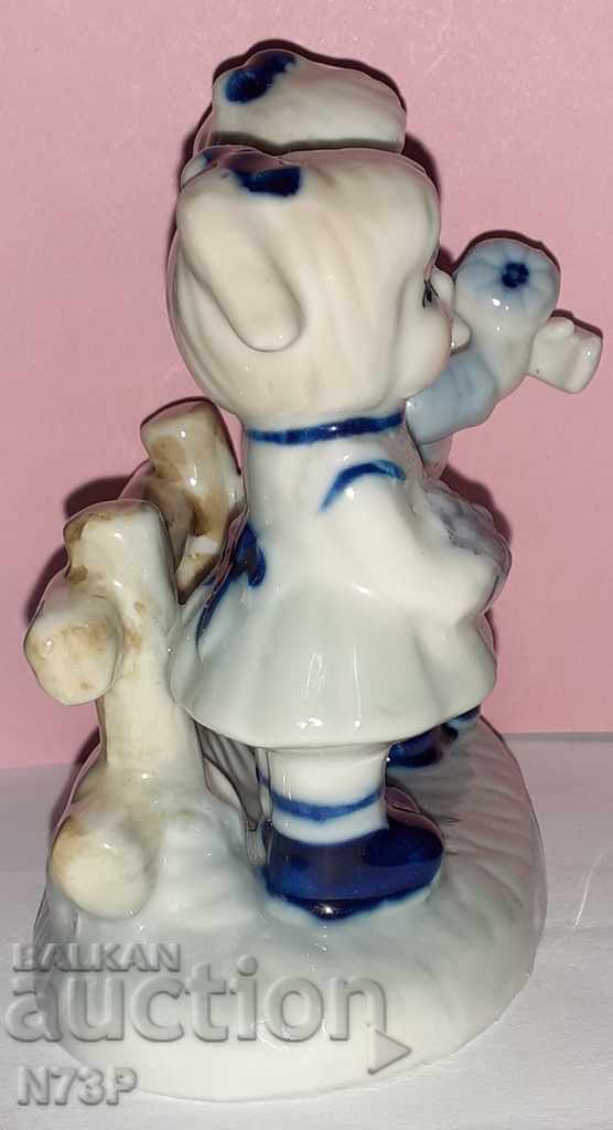 FIGURA PORCELANA VECHI. STATUT. cu preț 12.00 BGN | € 6.14 FIGURA PORCELANA VECHI. STATUT. cu preț 12.00 BGN | € 6.14