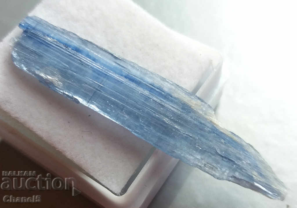 NATURAL RAW KIANITE - 8.30 carats (447) with price 9.90 BGN | € 5.06 NATURAL RAW KIANITE - 8.30 carats (447) with price 9.90 BGN | € 5.06