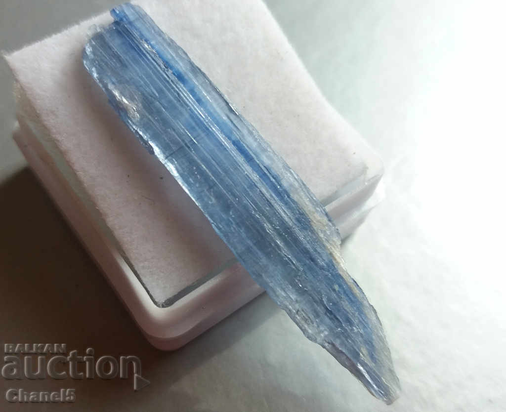 Delivery of NATURAL RAW KIANITE - 8.30 carats (447) Delivery of NATURAL RAW KIANITE - 8.30 carats (447)