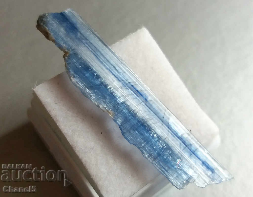 Auction NATURAL RAW KIANITE - 12.00 carats (451) Auction NATURAL RAW KIANITE - 12.00 carats (451)