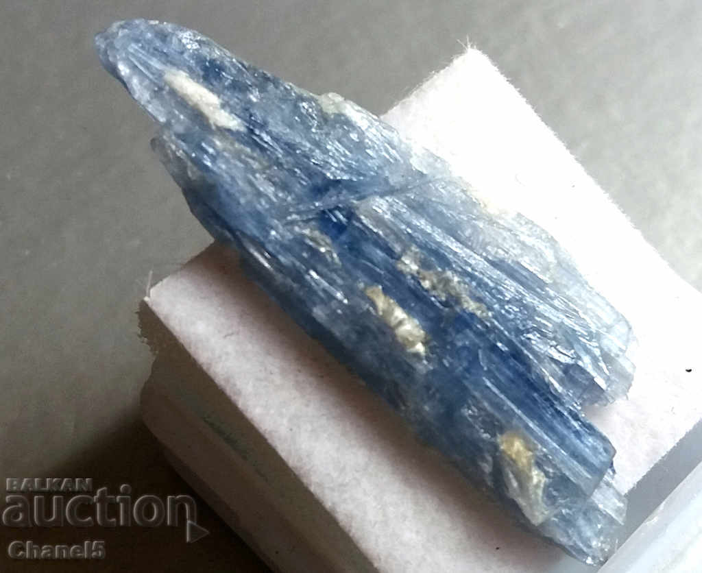 NATURAL RAW KIANITE - 12.90 carats (452) with price 12.90 BGN | € 6.60 NATURAL RAW KIANITE - 12.90 carats (452) with price 12.90 BGN | € 6.60