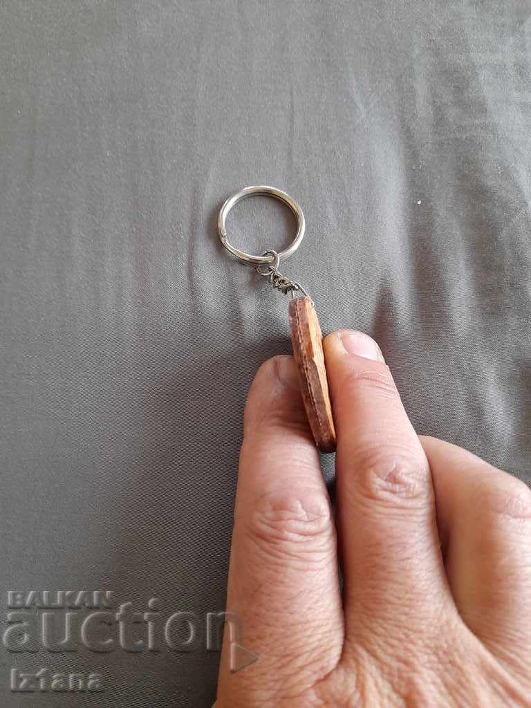 An old leather keychain - 5 An old leather keychain - 5