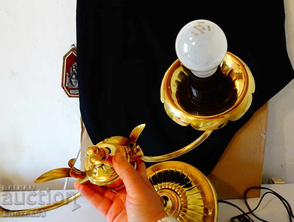 Delivery of Table lamp made of brass with gilding 4.5 kg. Delivery of Table lamp made of brass with gilding 4.5 kg.