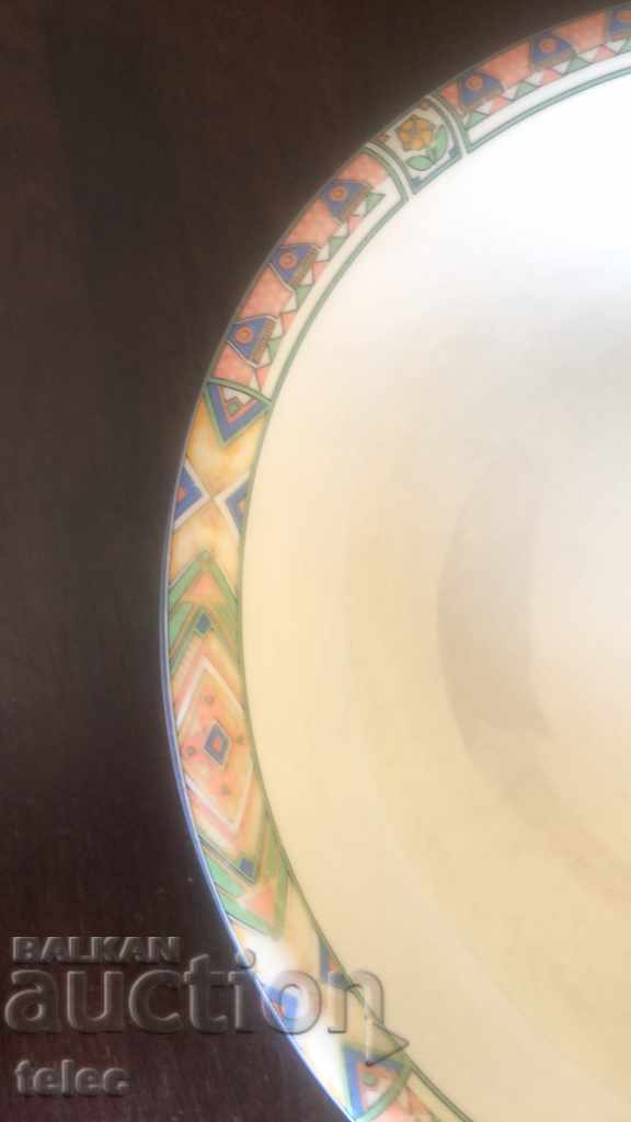 Delivery of Set of 4 porcelain deep plates with markings Delivery of Set of 4 porcelain deep plates with markings