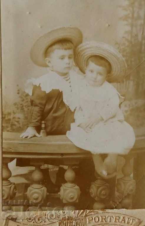 Delivery of THE END OF THE 19TH CENTURY CHILDREN'S PHOTO CHILDREN PHOTO CARDBOARD Delivery of THE END OF THE 19TH CENTURY CHILDREN'S PHOTO CHILDREN PHOTO CARDBOARD