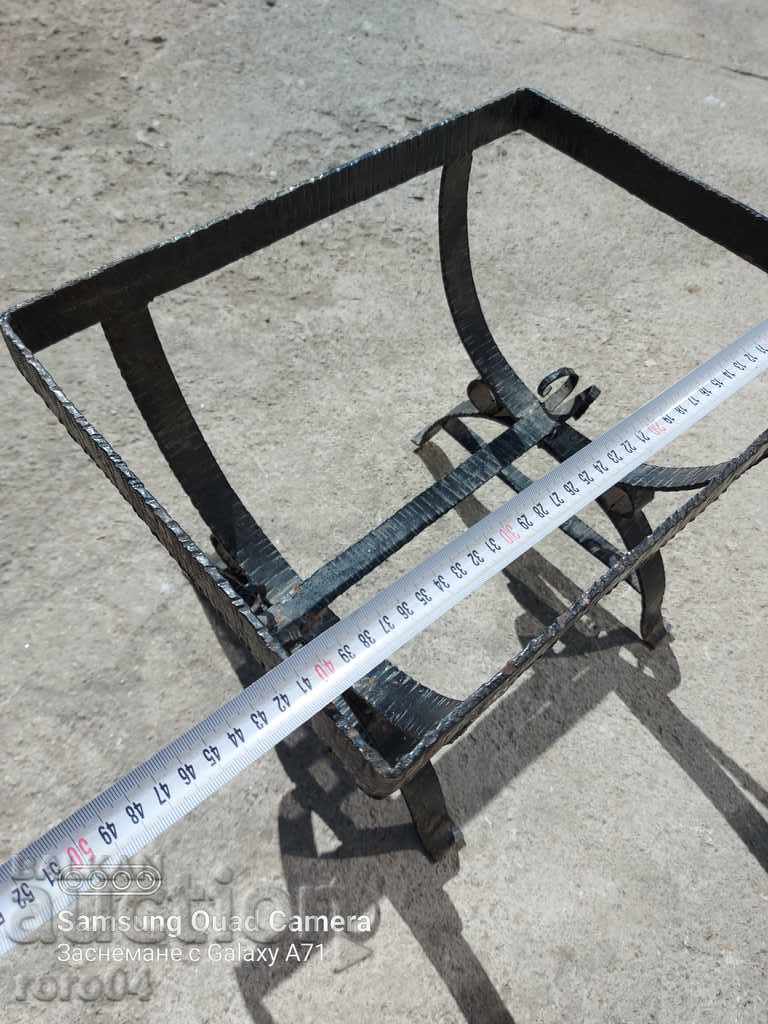 BEAUTIFUL OLD WROUGHT TABLE / FLORIST with price 35.99 BGN | € 18.40 BEAUTIFUL OLD WROUGHT TABLE / FLORIST with price 35.99 BGN | € 18.40