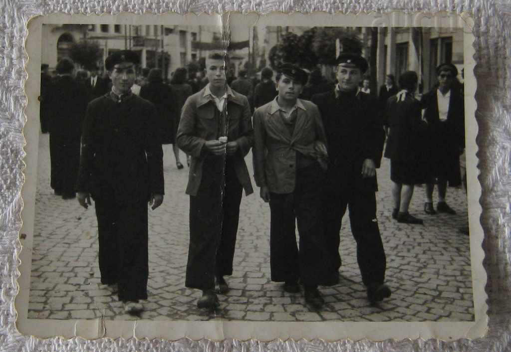 VRATSA STUDENT CENTER 1945 PHOTO