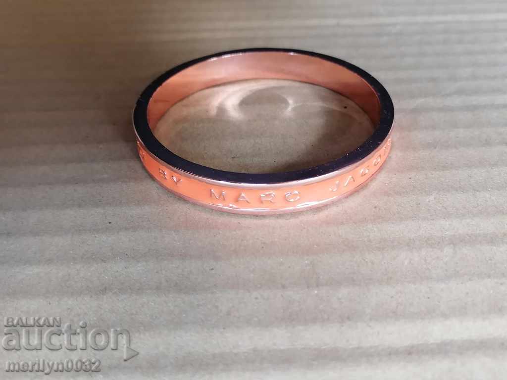 Livrarea Brățară de tip boutique cu bijuterii de aur bijuterii marc Jakobs Livrarea Brățară de tip boutique cu bijuterii de aur bijuterii marc Jakobs