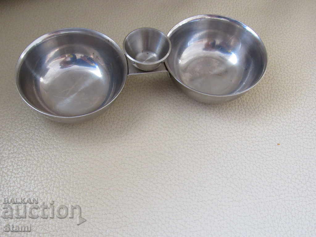 Chrome metal salt shaker from the time of the soc - 6 Chrome metal salt shaker from the time of the soc - 6