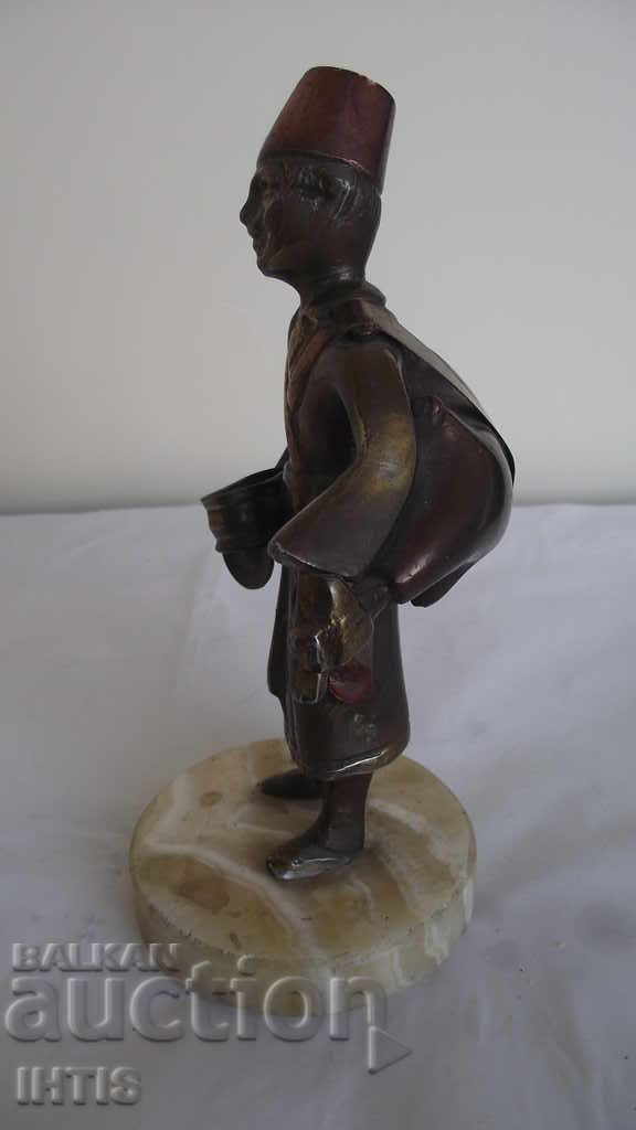 STATUTUL BRONZULUI PORTOR DE APĂ MAROCAN - - 7