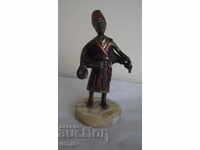 СТАТУЕТКА БРОНЗ МАРОКАНСКИ РАЗНОСВАЧ НА ВОДА -