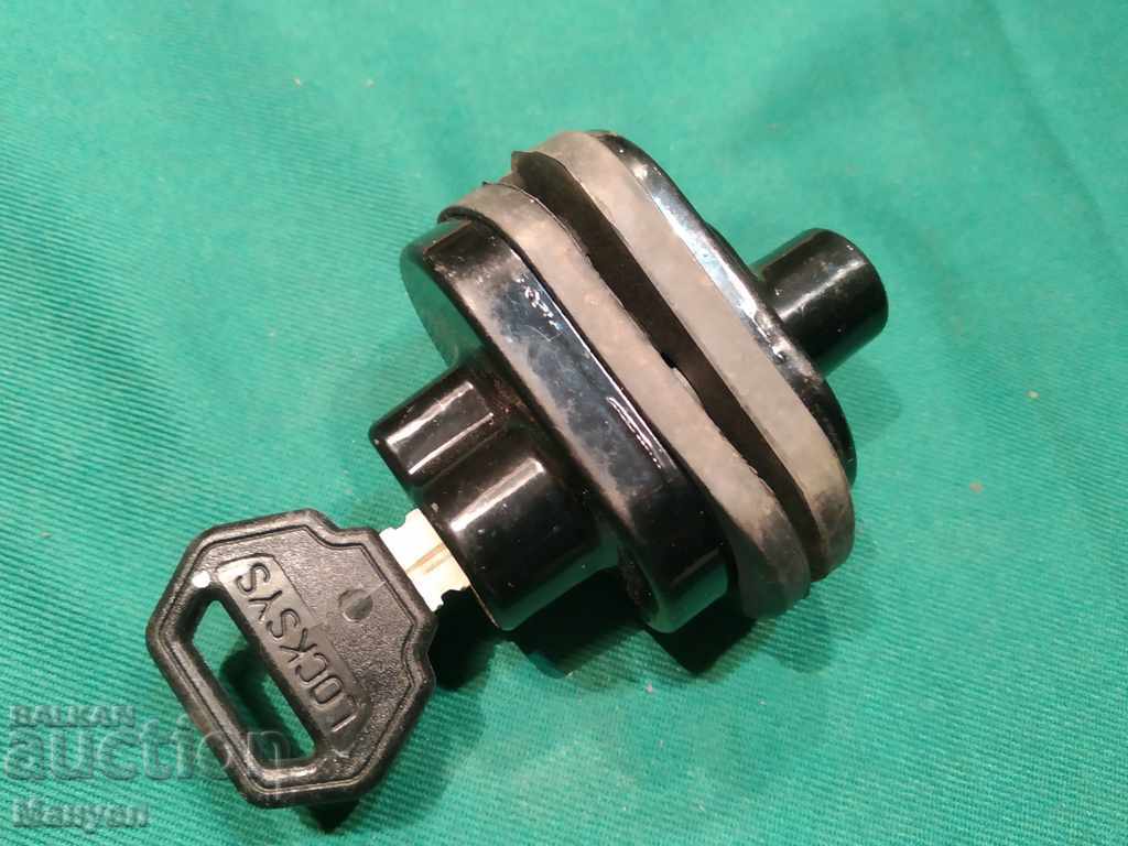 I am selling a weapon trigger lock.
