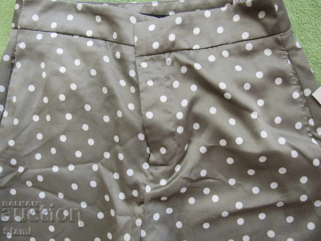 Auction  Women's trousers in gray color with dots ZARA size M, new