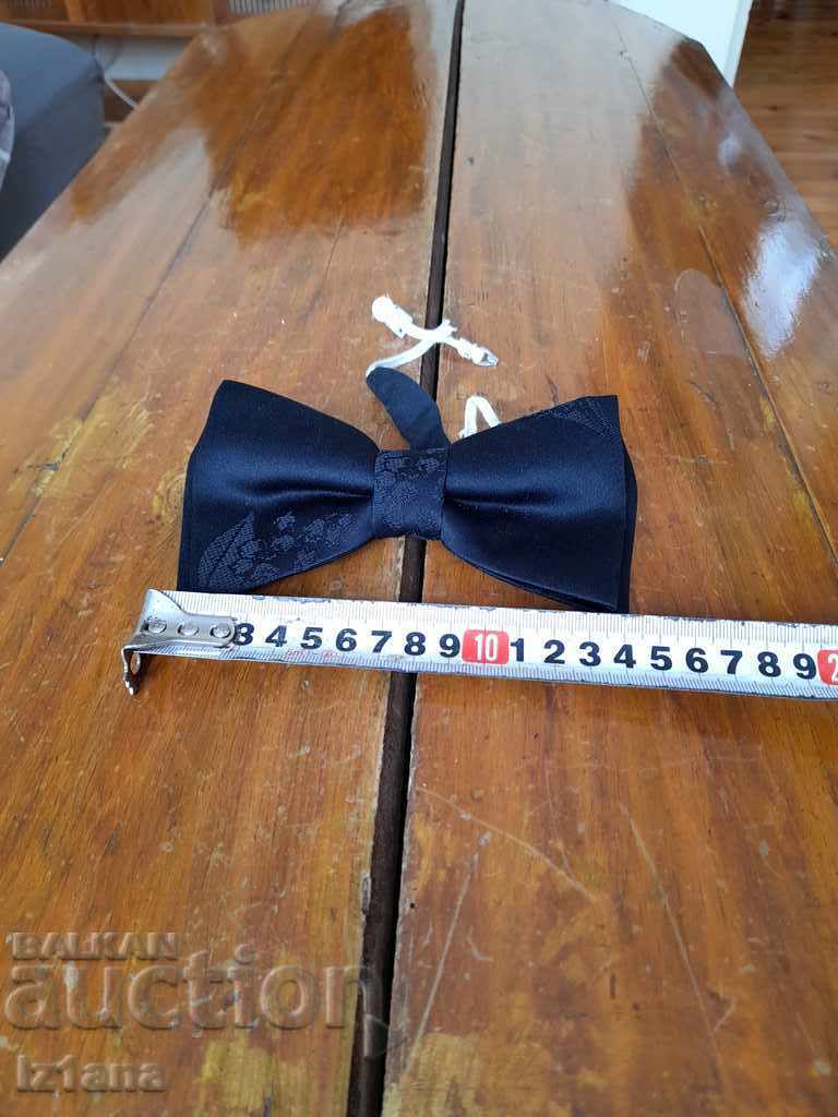 Delivery of Old bow tie Delivery of Old bow tie