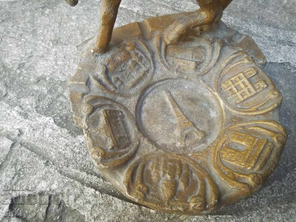 Δημοπρασία Ένα παλιό ρωσικό αναμνηστικό. Αγαλμάτιο Δημοπρασία Ένα παλιό ρωσικό αναμνηστικό. Αγαλμάτιο