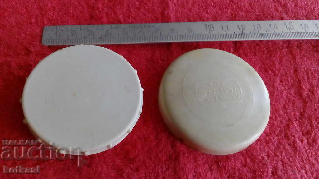 Delivery of Old sturdy small social bakelite box markings Delivery of Old sturdy small social bakelite box markings