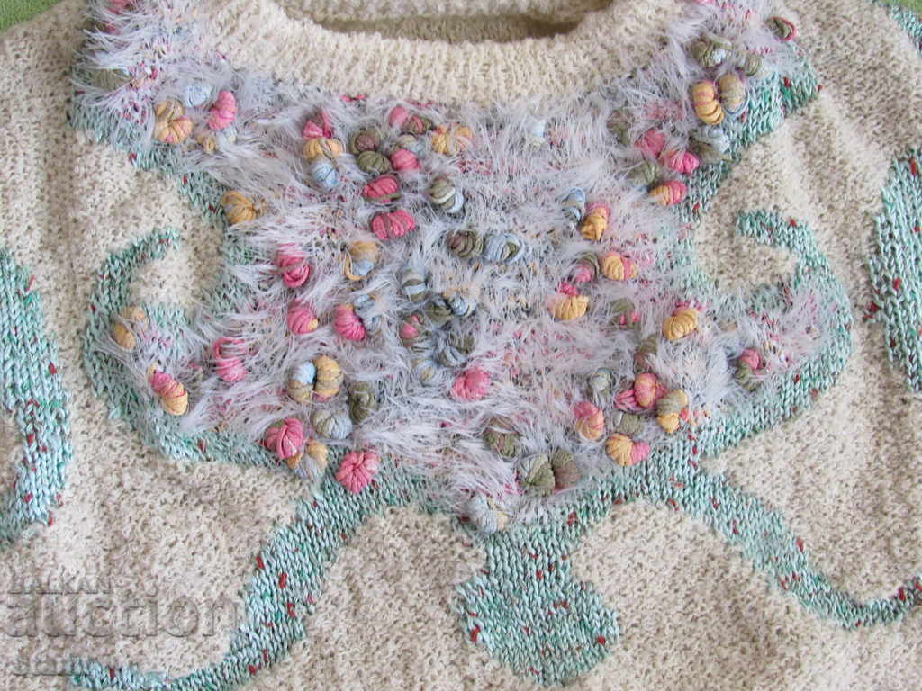 Licitație Bluză tricotată manual cu motive de șampanie