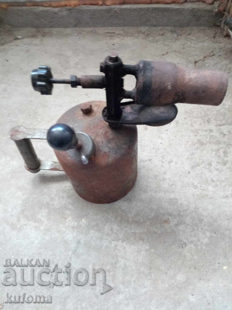 Old petrol burner with price 14.99 BGN | € 7.66 Old petrol burner with price 14.99 BGN | € 7.66