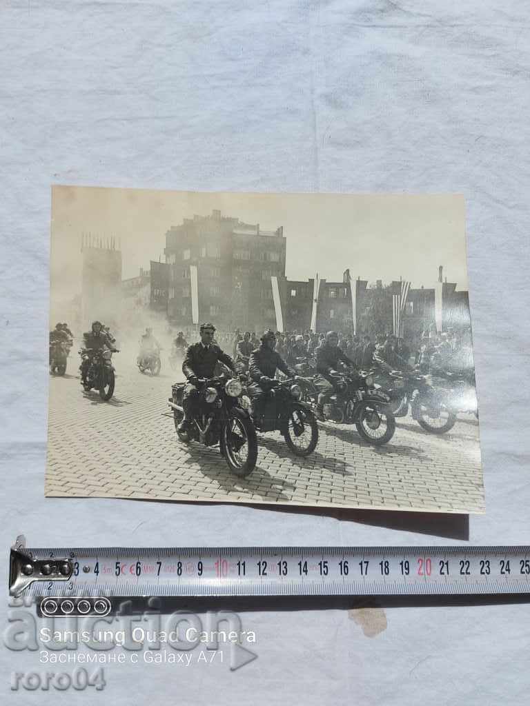 ROCKERS - GUARDS - FLAGS - YELLOW PAVETS - 5 ROCKERS - GUARDS - FLAGS - YELLOW PAVETS - 5