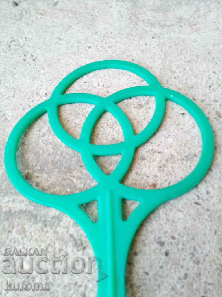 Auction  Old plastic beater