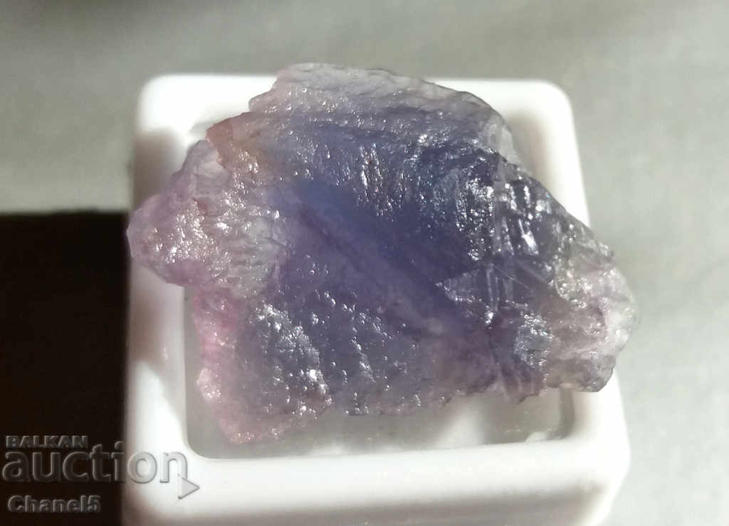 NATURAL RAW FLUORITE - 36.70 carats (461) with price 8.00 BGN | € 4.09 NATURAL RAW FLUORITE - 36.70 carats (461) with price 8.00 BGN | € 4.09