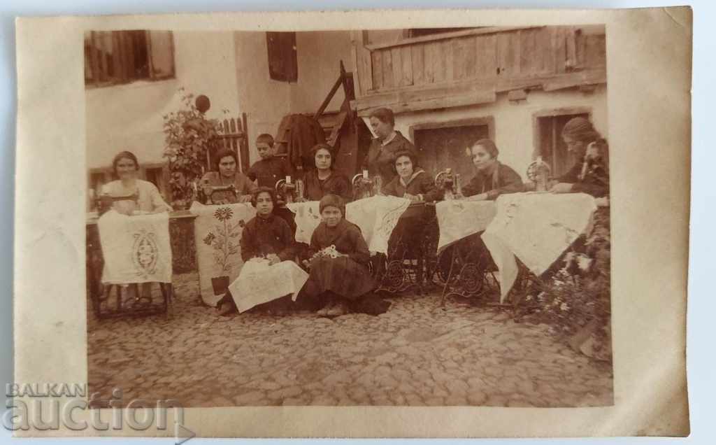 Delivery of SEWING COURSE KINGDOM OF BULGARIA SEWING MACHINE PHOTO PHOTO Delivery of SEWING COURSE KINGDOM OF BULGARIA SEWING MACHINE PHOTO PHOTO