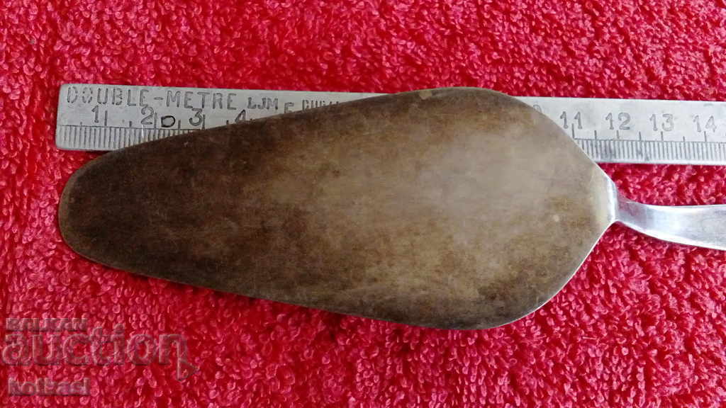 Spatula spatula ustensile de bucatarie metal vechi placat cu argint cu preț 10.50 BGN | € 5.37 Spatula spatula ustensile de bucatarie metal vechi placat cu argint cu preț 10.50 BGN | € 5.37
