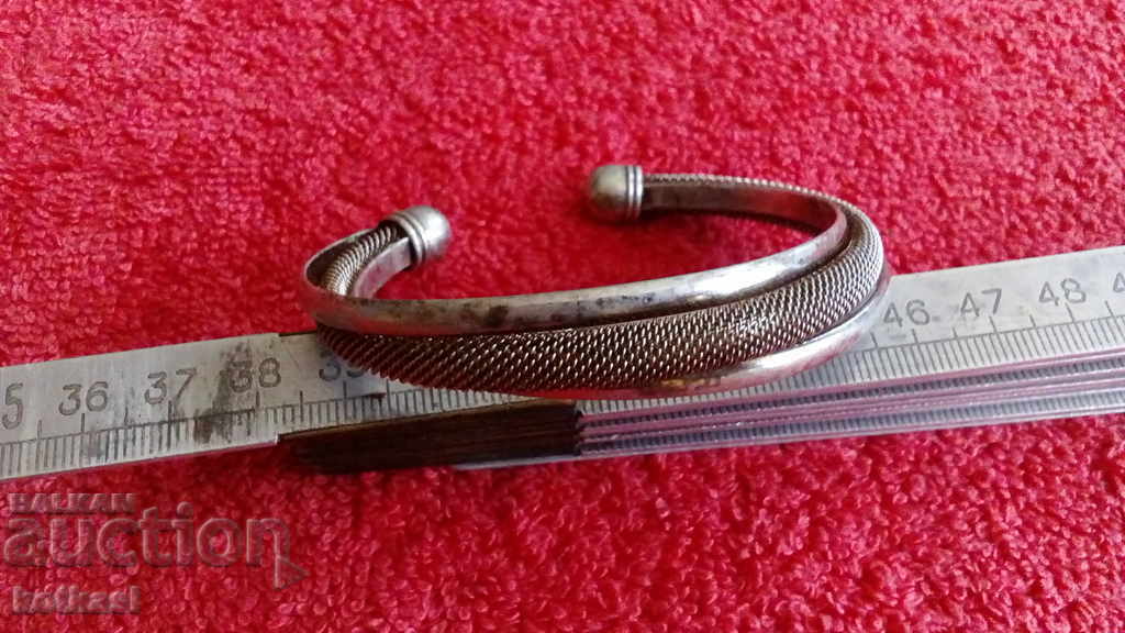 Παλιό ενδιαφέρον βραχιόλι από ασήμι 925 με τιμή 165.00 BGN | € 84.36 Παλιό ενδιαφέρον βραχιόλι από ασήμι 925 με τιμή 165.00 BGN | € 84.36