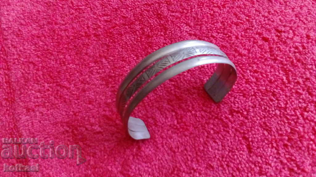 Brățară metalică veche Sachan - 5 Brățară metalică veche Sachan - 5