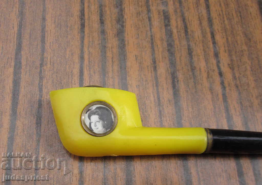 retro old women's cigarette with price 20.00 BGN | € 10.23