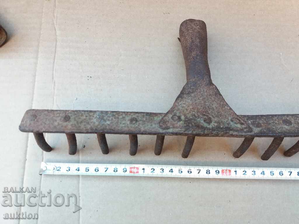 MASSIVE FORGED THREADED THREAD - PRIMITIVE, AGRICULTURAL BLADE with price 4.99 BGN | € 2.55 MASSIVE FORGED THREADED THREAD - PRIMITIVE, AGRICULTURAL BLADE with price 4.99 BGN | € 2.55