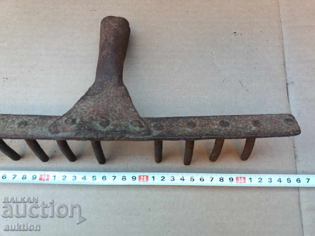 Auction MASSIVE FORGED THREADED THREAD - PRIMITIVE, AGRICULTURAL BLADE Auction MASSIVE FORGED THREADED THREAD - PRIMITIVE, AGRICULTURAL BLADE