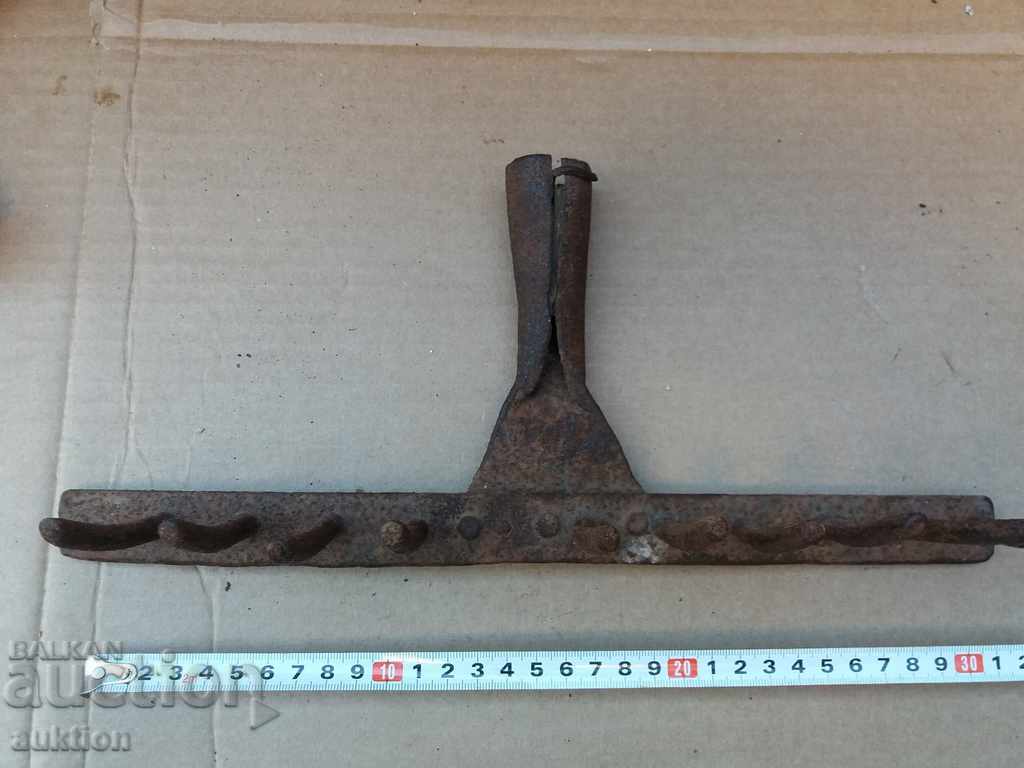 MASSIVE FORGED THREADED THREAD - PRIMITIVE, AGRICULTURAL BLADE - 7 MASSIVE FORGED THREADED THREAD - PRIMITIVE, AGRICULTURAL BLADE - 7