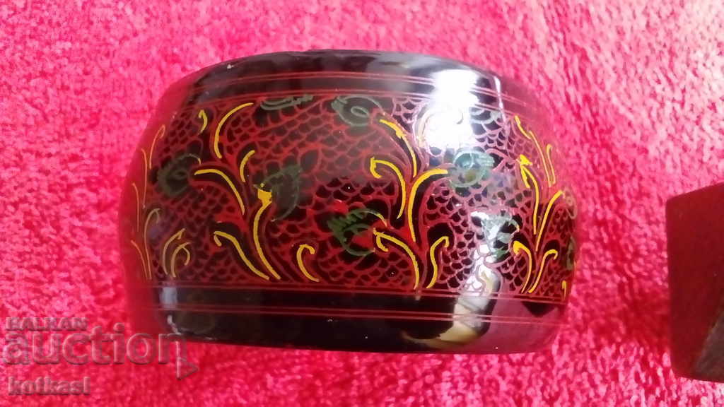 Δημοπρασία Πολλά δύο ξύλινα βραχιόλια Δημοπρασία Πολλά δύο ξύλινα βραχιόλια