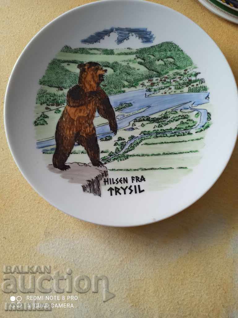 Porcelain plate Porcelain plate