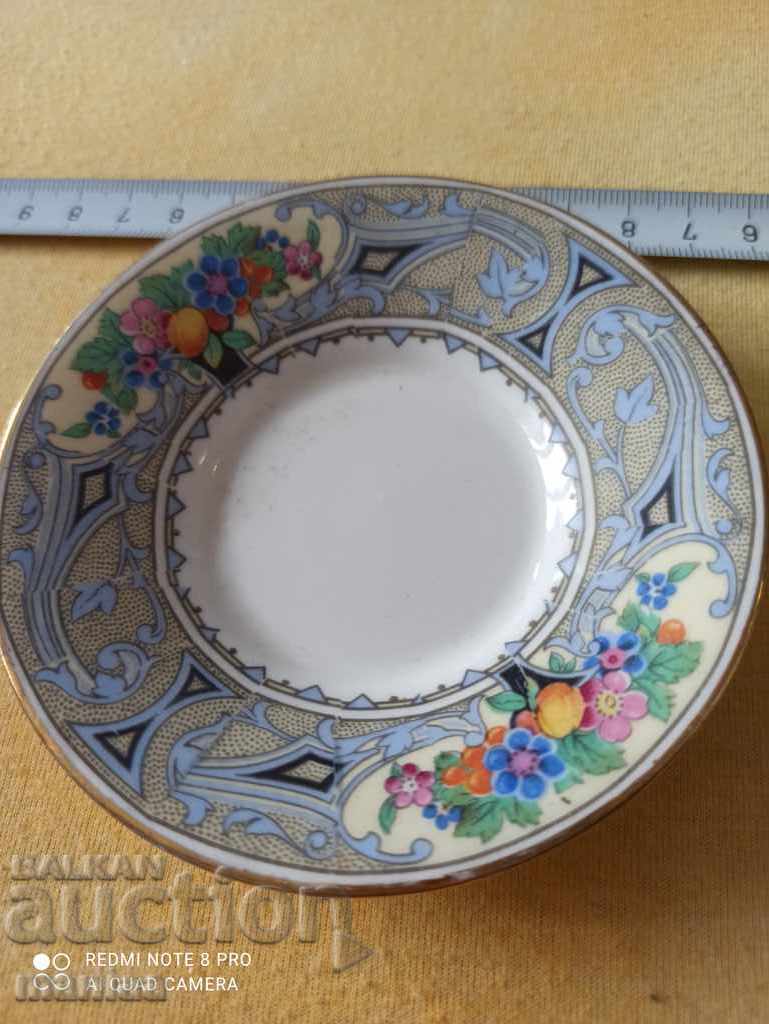 Porcelain small plates, 3 pieces with price 29.00 BGN | € 14.83 Porcelain small plates, 3 pieces with price 29.00 BGN | € 14.83