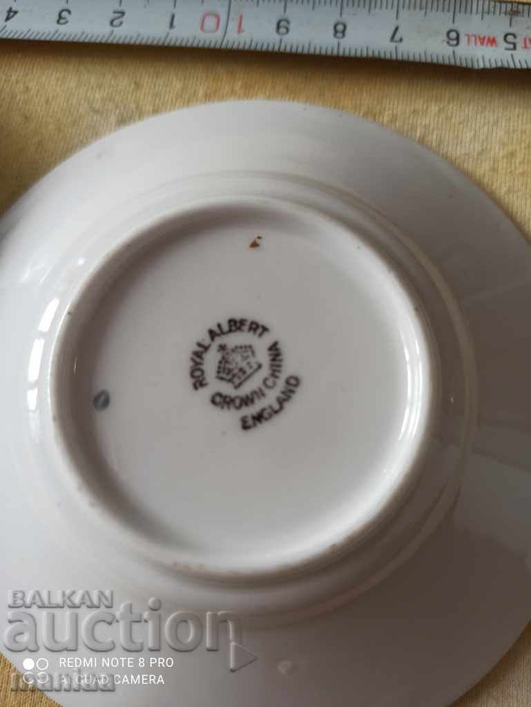 Porcelain small plates, 3 pieces - 7 Porcelain small plates, 3 pieces - 7