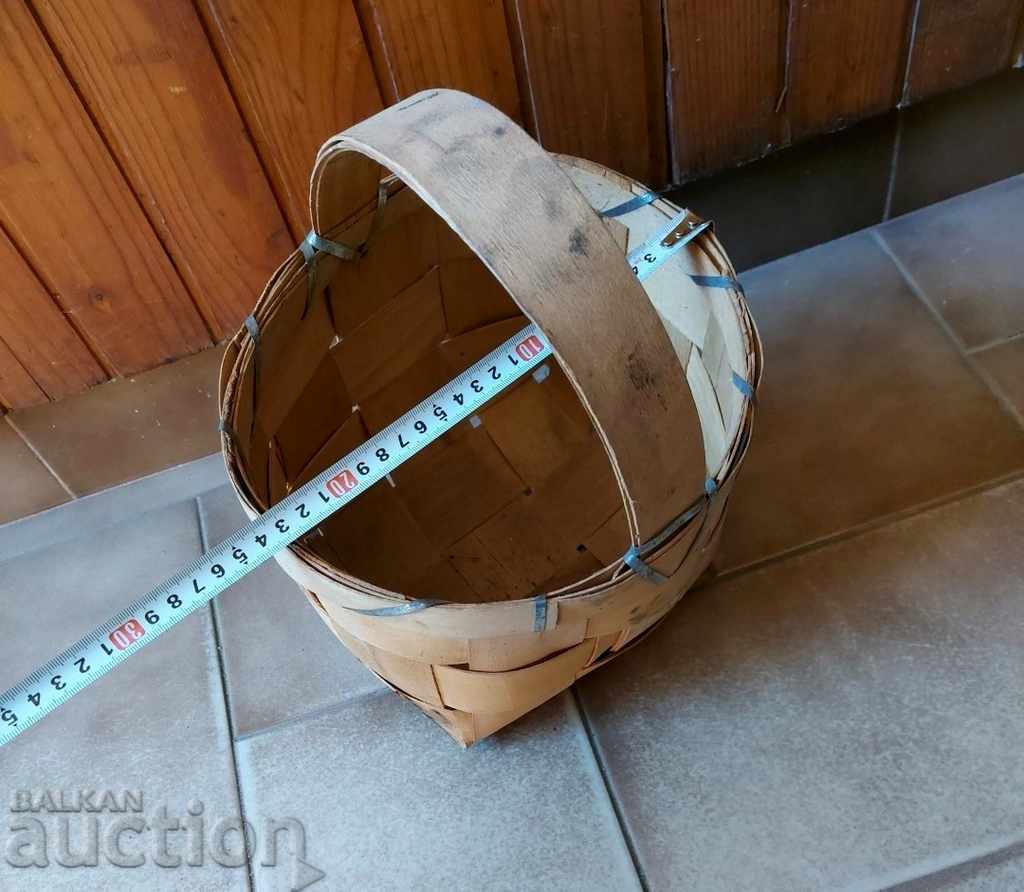 Coș vechi coș sănătos bine depozitat cu preț 25.00 BGN | € 12.78 Coș vechi coș sănătos bine depozitat cu preț 25.00 BGN | € 12.78