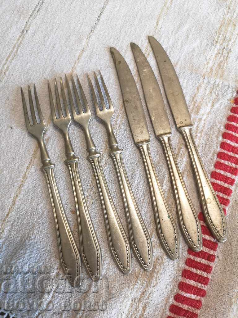 Δημοπρασία Σετ από παλαιά βασιλικά πιρούνια και μαχαίρια Δημοπρασία Σετ από παλαιά βασιλικά πιρούνια και μαχαίρια