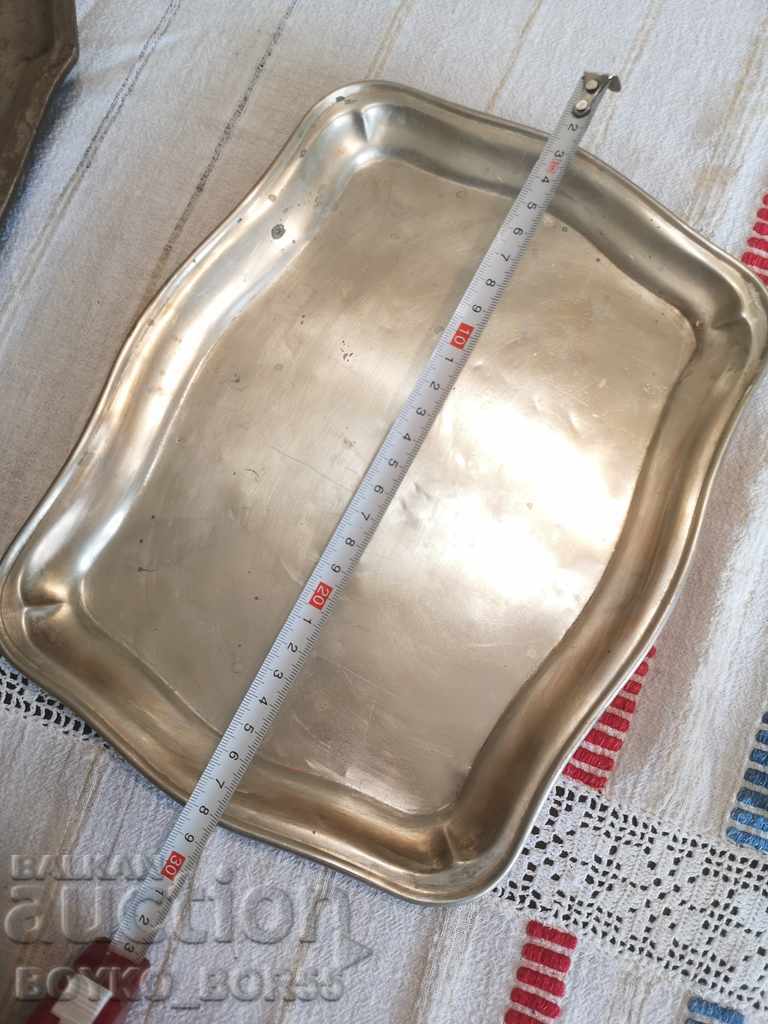 Tava regală antică anii 30 secolul XX cu preț 29.00 BGN | € 14.83 Tava regală antică anii 30 secolul XX cu preț 29.00 BGN | € 14.83