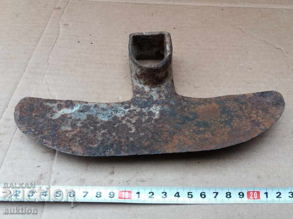 OLD MASSIVE FORGED REVIVAL PICK, SHOE - 6 OLD MASSIVE FORGED REVIVAL PICK, SHOE - 6